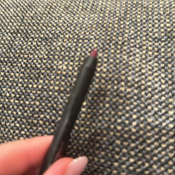 Kylie Cosmetics Kourt K Lip Liner - Picture 2 of 2